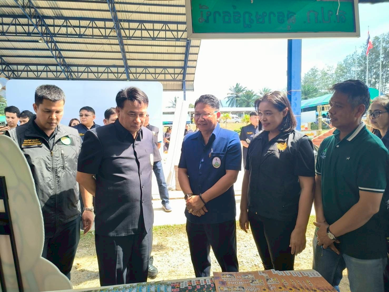 title - ผู้ตรวจราชการกรม ร่วมงานคลินิกเกษตรเคลื่อนที่ ในพระราชานุเคราะห์ สมเด็จพระบรมโอรสาธิราชฯ สยามมงกุฎราชกุมาร ไตรมาสที่ 1 ประจำปีงบประมาณ พ.ศ. 2569 และติดตามรัฐมนตรีช่วยว่าการกระทรวงเกษตรและสหกรณ์ (นายนเรศ ธำรงค์ทิพยคุณ) และรองผู้ว่าราชการจังหวัดสุราษฎร์ธานี (นายบันดาล  สถิรชวาล) ลงพื้นที่ตรวจราชการ ณ จังหวัดสุราษฎร์ธานี